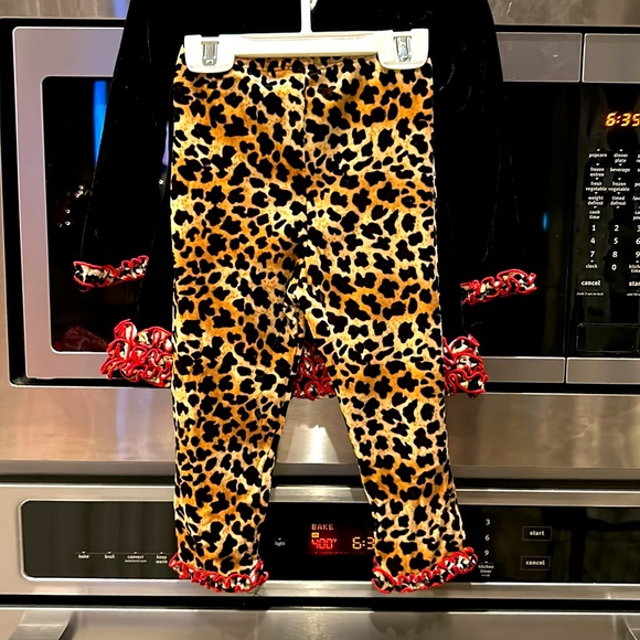 Girls 18 month Black Velvet with Leopard Print trimmed in red Pants Set. - Picture 2 of 3